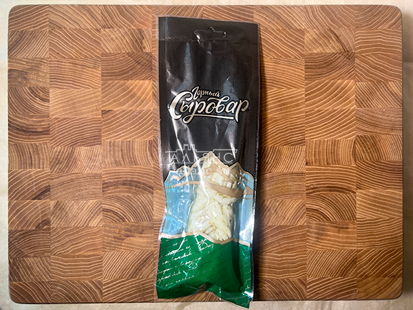 Сыр 100 гр ГОРНЫЙ СЫРОВАР (Косичка с укропом и чесноком) в Ленинск-Кузнецком