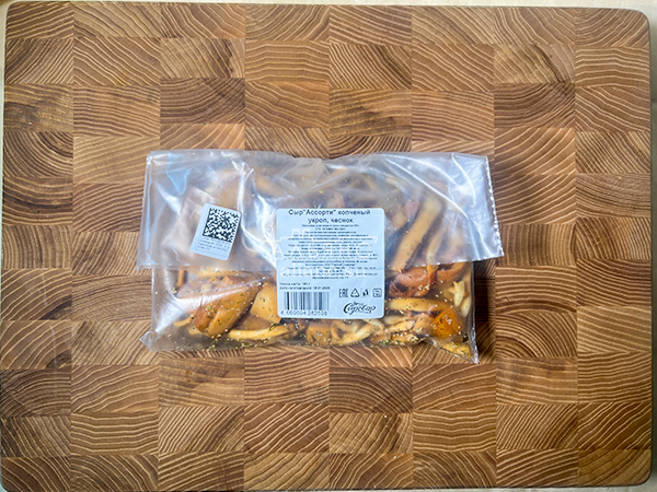 Сыр 150 гр ГОРНЫЙ СЫРОВАР (Ассорти копчёный с укропом и чесноком) в Ленинск-Кузнецком