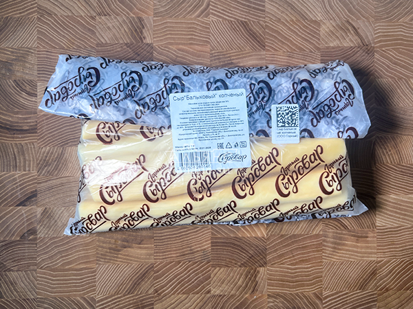 Сыр 1 кг ГОРНЫЙ СЫРОВАР (Балыковый копчёный) в Ленинск-Кузнецком