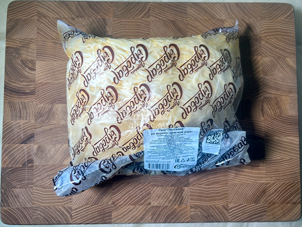 Сыр 1 кг ГОРНЫЙ СЫРОВАР (Паутинка со вкусом красной икры) в Ленинск-Кузнецком