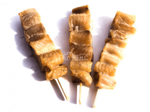 Сыр к пиву: Шашлычок из сома холодного копчения